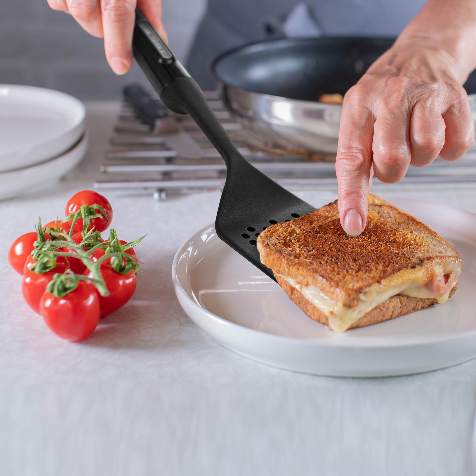 Pro Series Nylon Slotted Turner